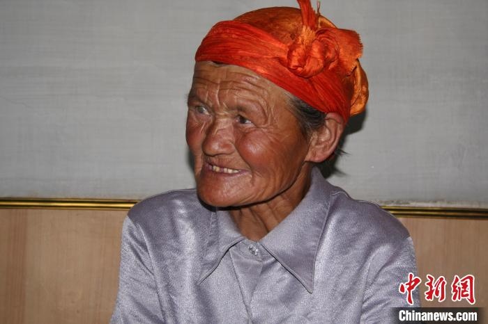 薩仁托婭拍攝的“草原母親”?！∷_仁托婭供圖