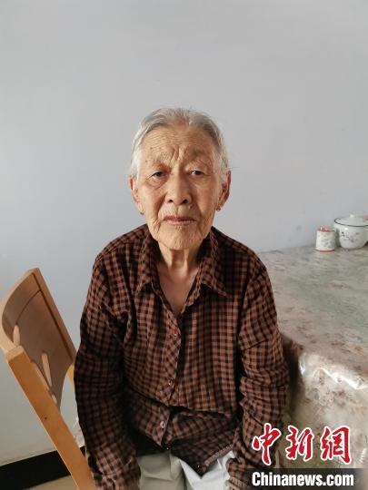 薩仁托婭拍攝的“草原母親”?！∷_仁托婭供圖