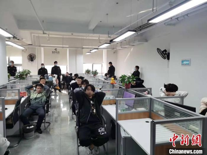 抓捕現(xiàn)場(chǎng)?！￠L(zhǎng)沙市公安局供圖