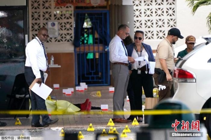 當?shù)貢r間5月30日凌晨，位于美國佛羅里達州東南部的邁阿密戴德縣發(fā)生大規(guī)模槍擊事件，造成2人死亡、20多人受傷。圖為槍擊案現(xiàn)場。