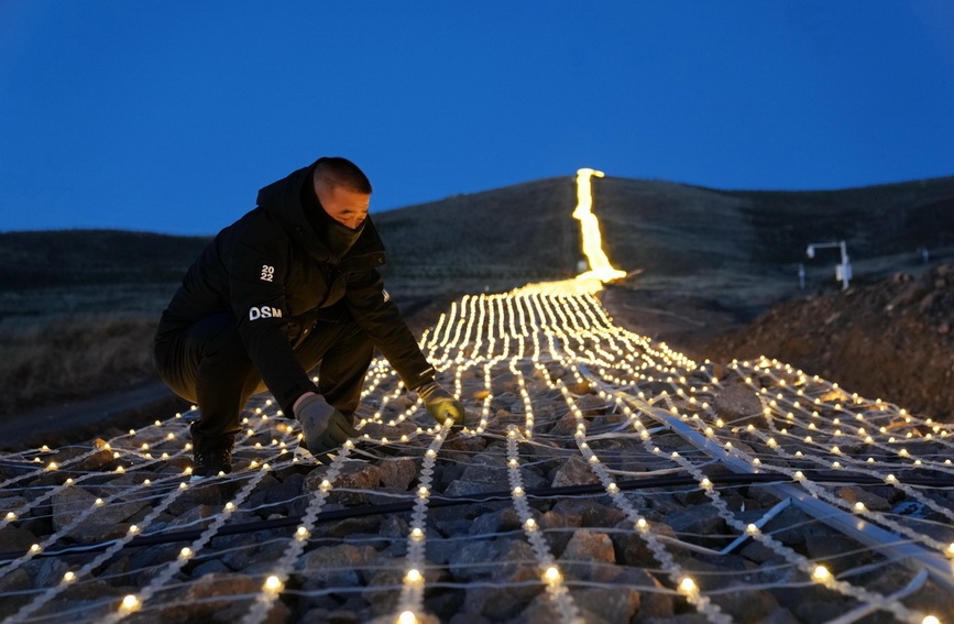 古長(zhǎng)城“點(diǎn)亮”冬奧夢(mèng)