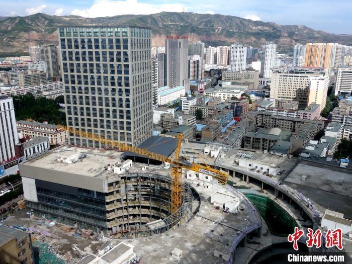 資料圖：城中區(qū)某商品住宅樓。 孫睿 攝