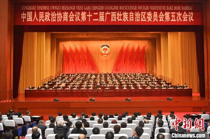 圖為大會閉幕?！∮峋?攝