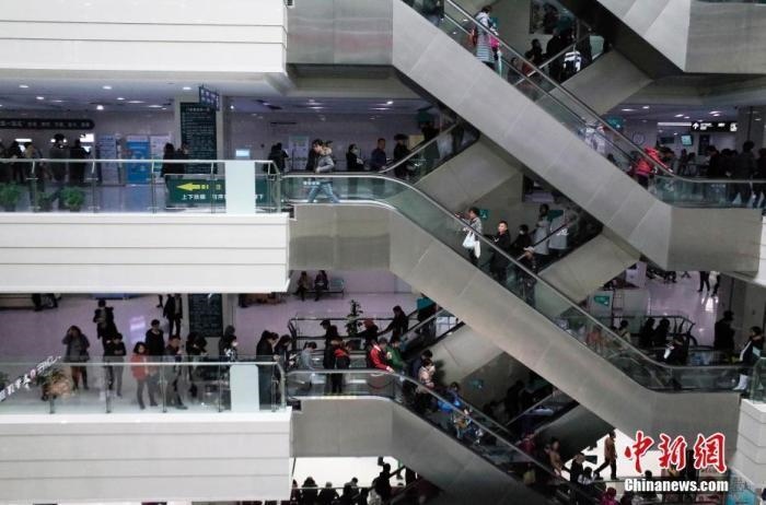 資料圖：某醫(yī)院門診樓。 <a target='_blank' href='/'>中新社</a>記者 殷立勤 攝
