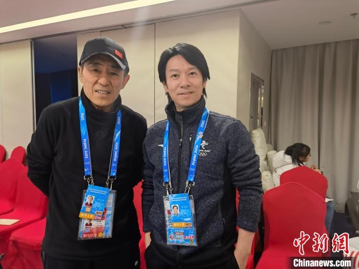 張文海與張藝謀的合影?！埼暮?供圖