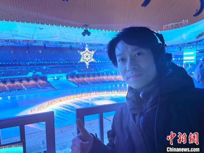 張文海在“鳥(niǎo)巢”內(nèi)?！埼暮?供圖