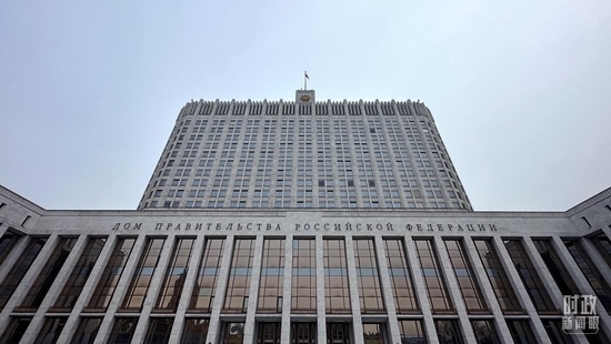 △俄羅斯聯(lián)邦政府大廈。（總臺(tái)央視記者范一鳴拍攝）
