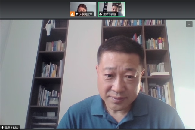 里斯本大學(xué)孔子學(xué)院中方院長(zhǎng)王錦程。 采訪截圖