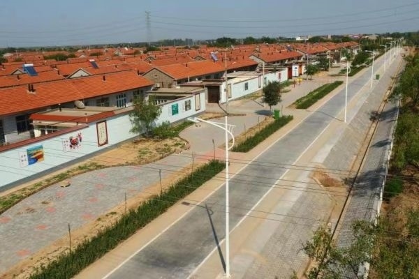 后仙莊村整治后道路整潔，住房整齊劃一