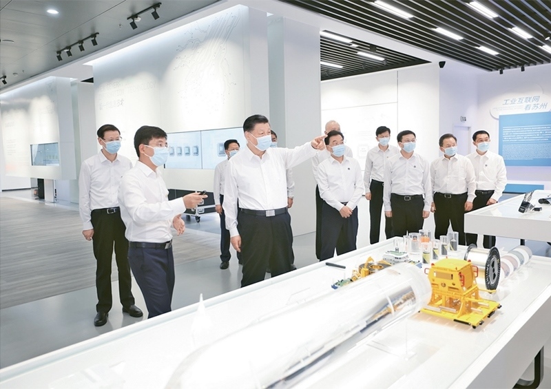 2023年7月5日至7日，中共中央總書記、國家主席、中央軍委主席習(xí)近平在江蘇考察。這是5日下午，習(xí)近平在蘇州工業(yè)園區(qū)考察。 新華社記者 鞠鵬/攝