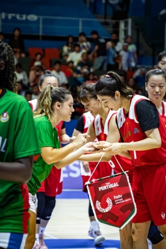 28日，成都大運會女籃項目葡萄牙隊對戰(zhàn)中國隊。 受訪者供圖