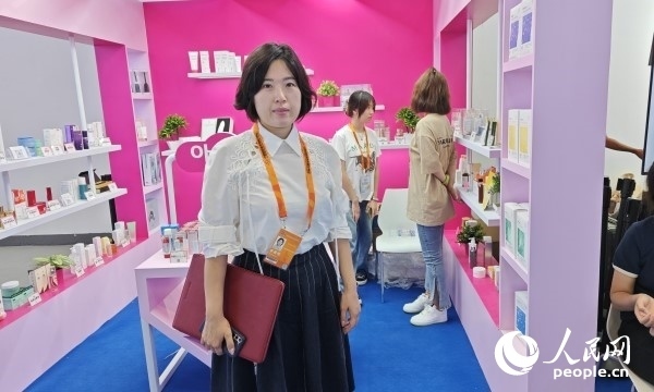 9月3日，韓國駐華大使館經(jīng)濟(jì)部參贊金至凰接受人民網(wǎng)記者采訪。人民網(wǎng)記者 趙雯博攝