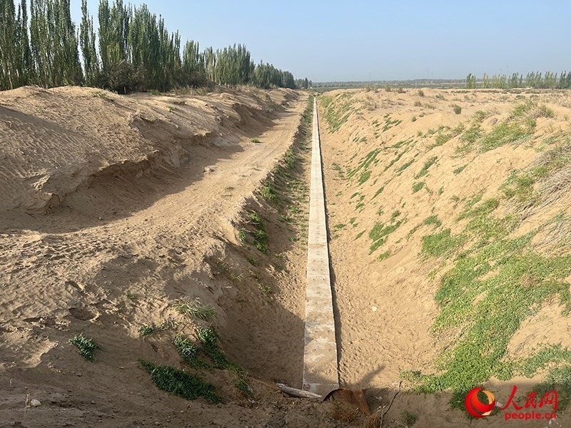 斗渠改造后，大大提高了輸水效率。人民網(wǎng)記者 常雪梅攝