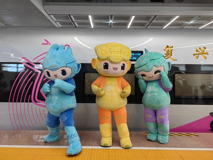 復(fù)興號亞運(yùn)智能動車組列車車廂。上海鐵路局融媒體中心供圖