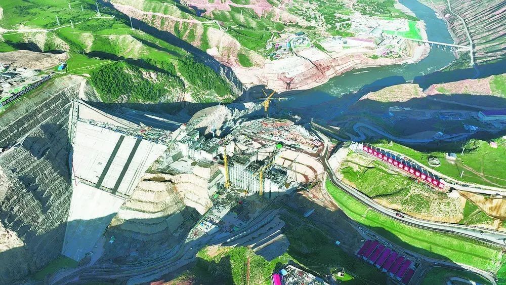 瑪爾擋水電站項目建設現(xiàn)場。國家能源集團青海瑪爾擋水電站供圖