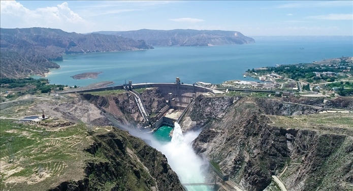 龍羊峽水電站開閘放水。國家電投黃河公司供圖