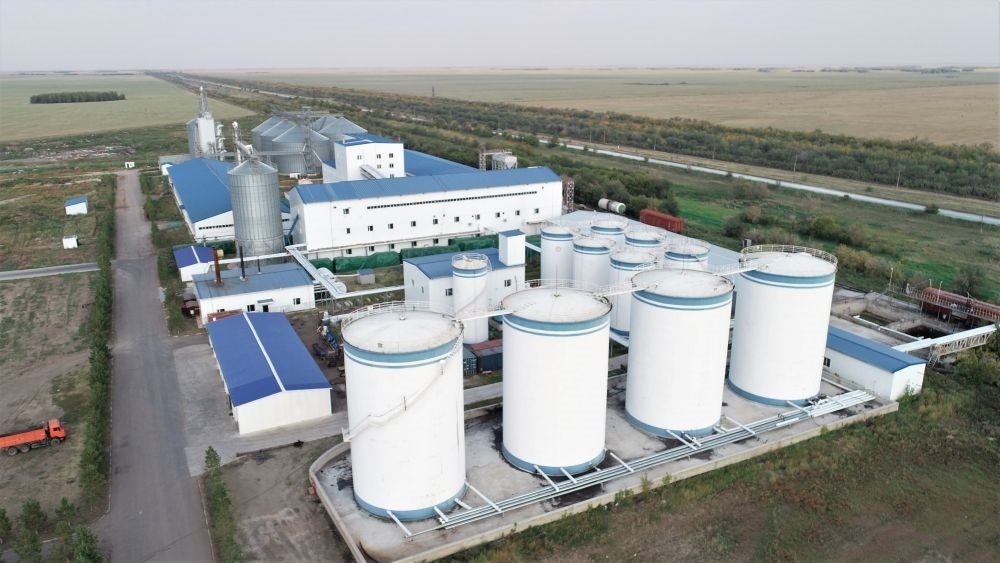 這是2022年9月2日在哈薩克斯坦北哈薩克斯坦州拍攝的愛(ài)菊農(nóng)產(chǎn)品物流加工園區(qū)（無(wú)人機(jī)照片）。新華社發(fā)（奧斯帕諾夫攝）