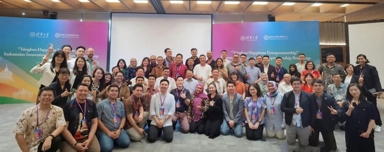 學(xué)員合影。清華大學(xué)東南亞中心供圖