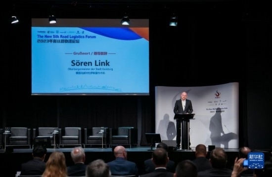 9月21日，在德國杜伊斯堡，杜伊斯堡市市長澤倫·林克出席2023新絲路物流論壇并致辭。新華社記者 張帆 攝