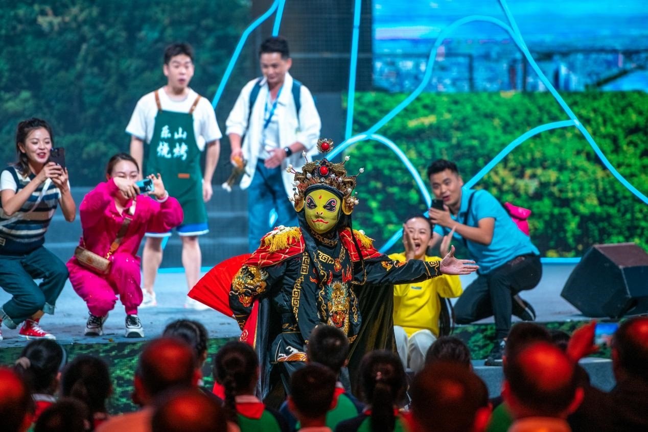 現(xiàn)場演出。樂山市委宣傳部供圖