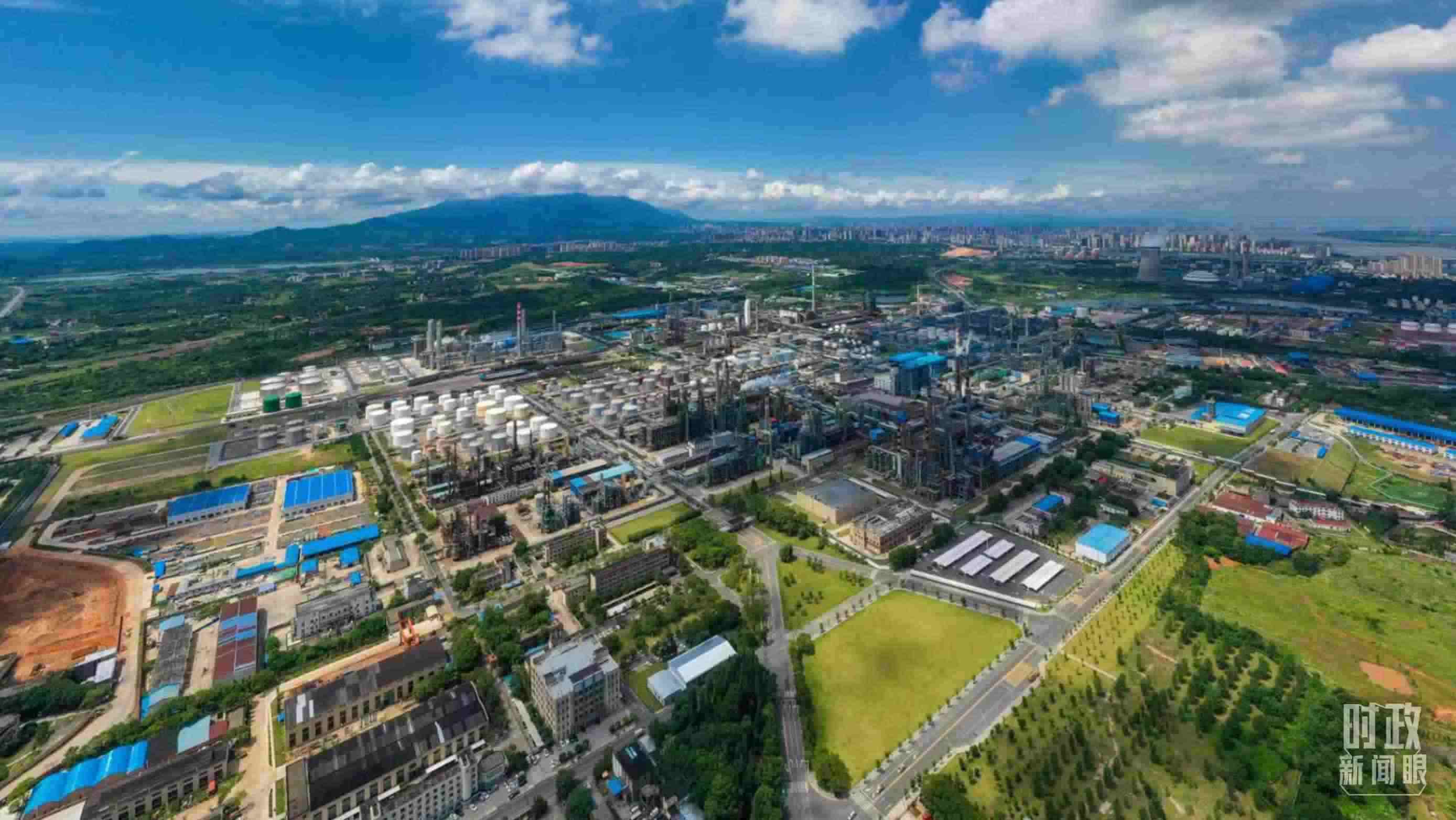 △中國(guó)石化九江分公司。（總臺(tái)記者劉陽(yáng)拍攝）