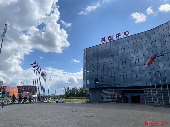 中白科技成果產(chǎn)業(yè)化創(chuàng)新中心大樓。人民網(wǎng)記者 王震攝