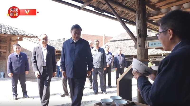2023年10月11日，習(xí)近平在江西景德鎮(zhèn)考察。（視頻截圖）