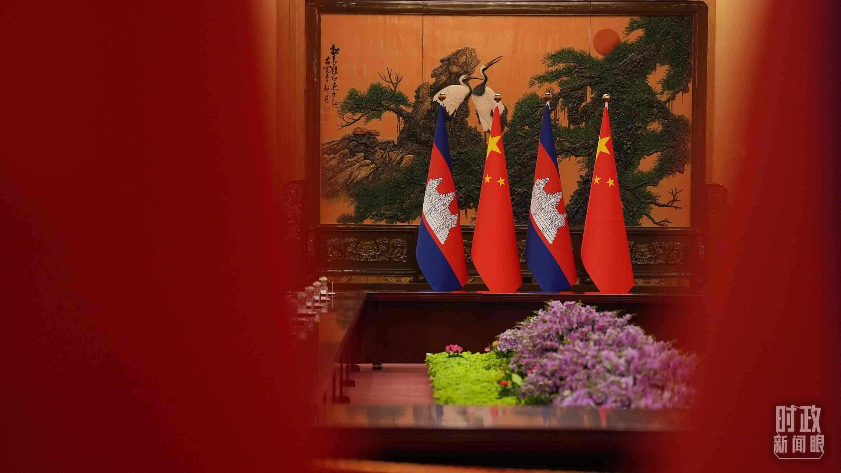 △人民大會堂，中柬兩國領(lǐng)導(dǎo)人會見現(xiàn)場。（總臺國廣記者李晉拍攝）