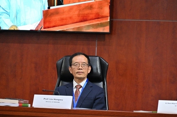 浙江師范大學(xué)非洲研究院院長(zhǎng)劉鴻武作會(huì)議總結(jié)。浙江師范大學(xué)非洲研究院供圖