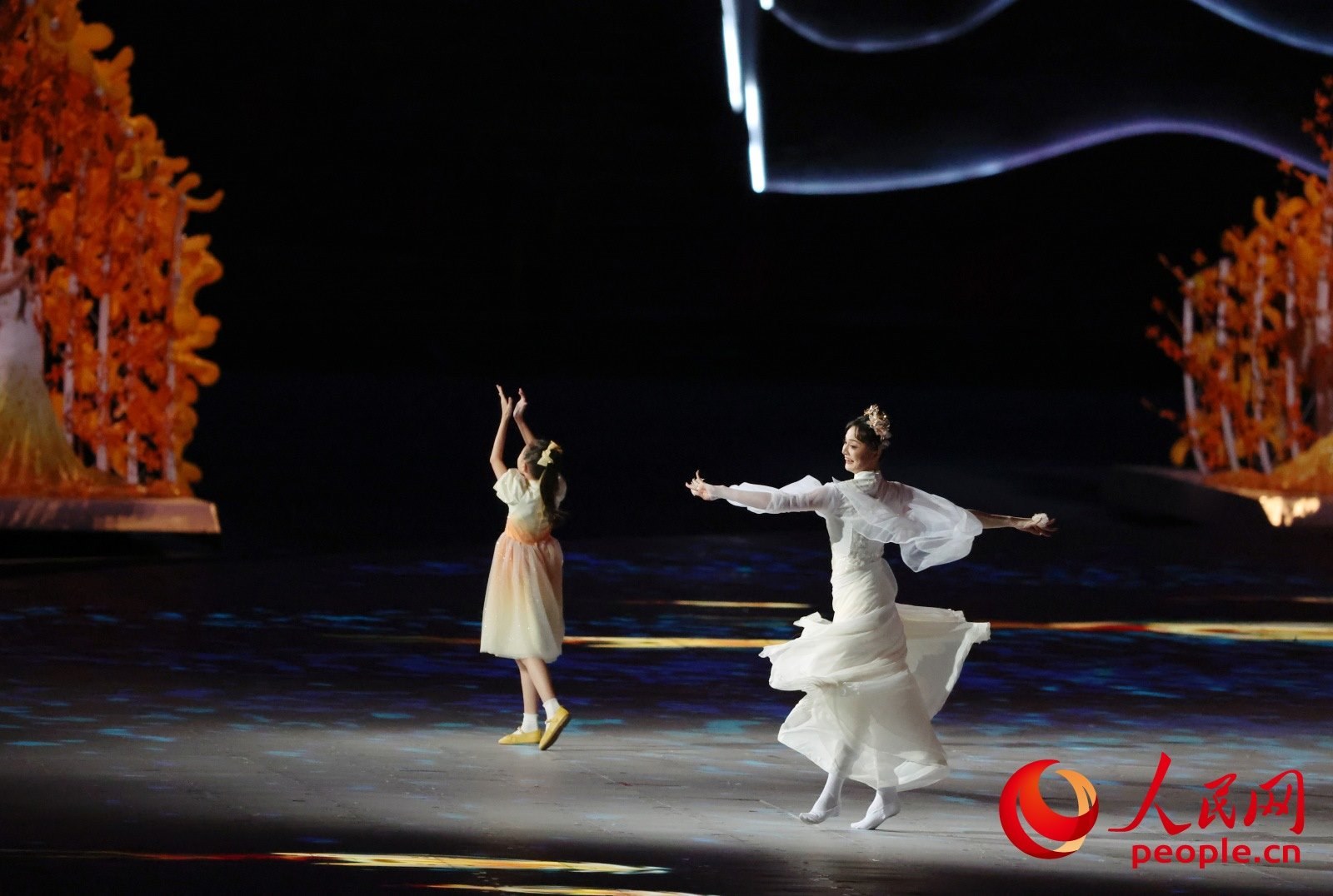 開幕式現(xiàn)場。人民網(wǎng) 周靜圓攝