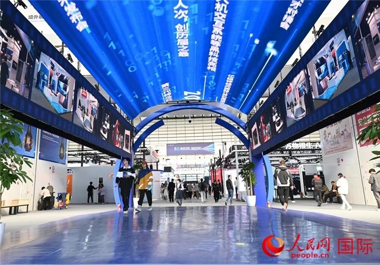 11月7日上午，2023年世界互聯(lián)網(wǎng)大會“互聯(lián)網(wǎng)之光”博覽會在浙江烏鎮(zhèn)開幕。人民網(wǎng)記者 葉賓得攝