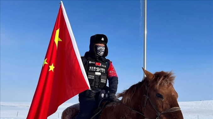 呼倫貝爾陳巴爾虎旗公安局副局長(zhǎng)石永志。人民網(wǎng)記者 張敏穎攝