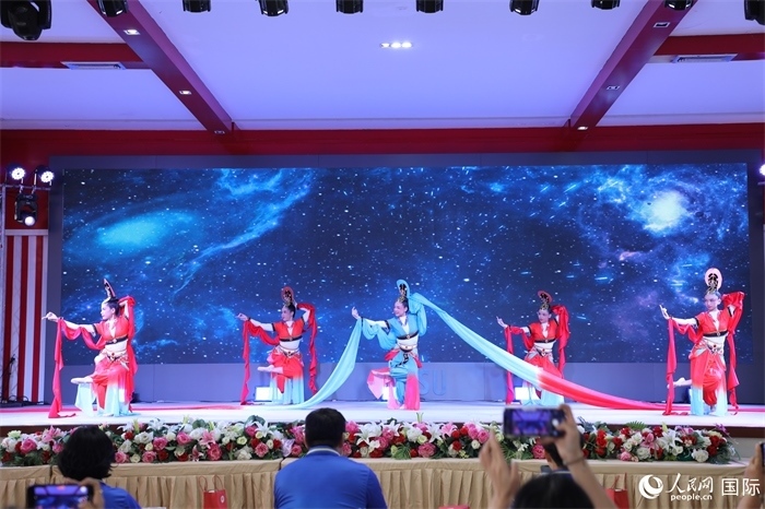 才藝表演環(huán)節(jié)。人民網(wǎng)記者 孫廣勇攝