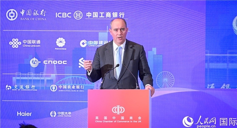 英國(guó)商業(yè)貿(mào)易部國(guó)務(wù)大臣（投資大臣）多米尼克·約翰遜與會(huì)。人民網(wǎng) 郭錦標(biāo)攝