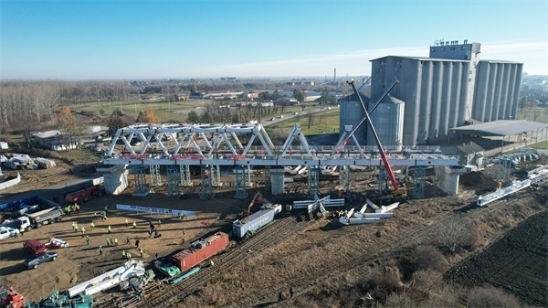 維爾巴斯特大橋鳥瞰。 匈塞鐵路中方聯(lián)營體供圖