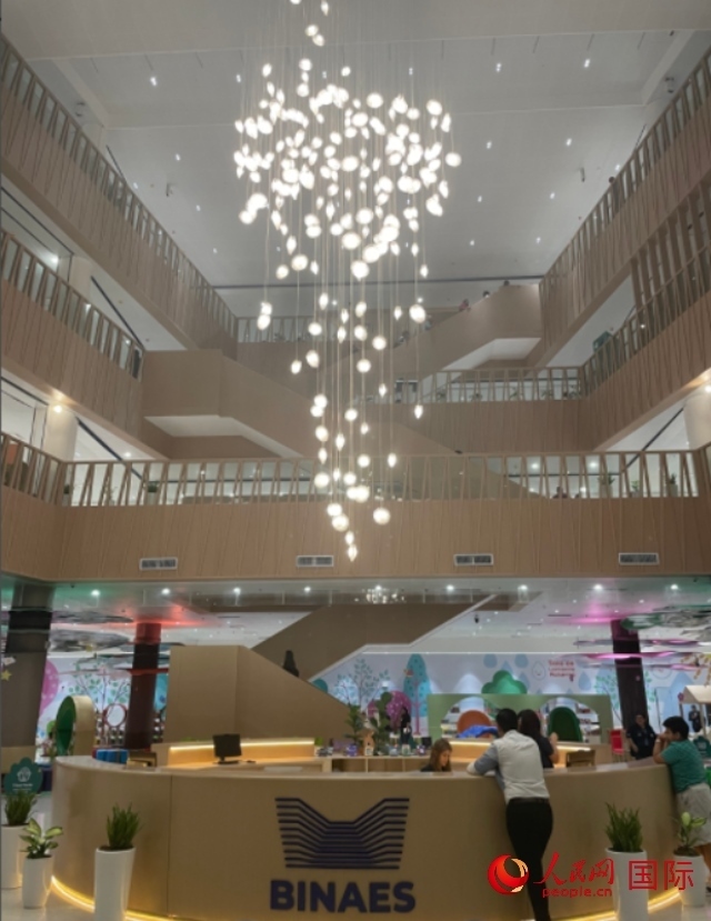 圖為中國(guó)援助薩爾瓦多國(guó)家圖書(shū)館內(nèi)景。 人民網(wǎng)記者 彭敏攝