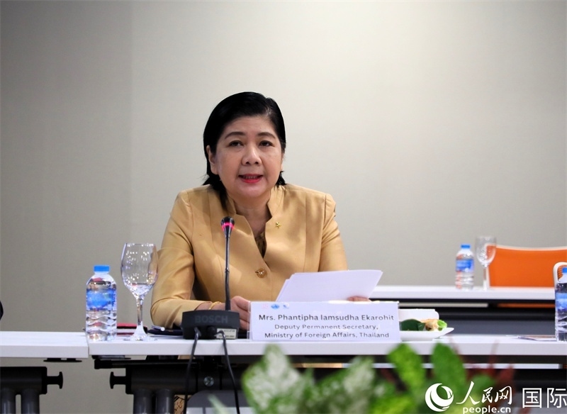 泰國外交部副次長潘提帕作主旨發(fā)言。人民網(wǎng)記者 白元琪攝