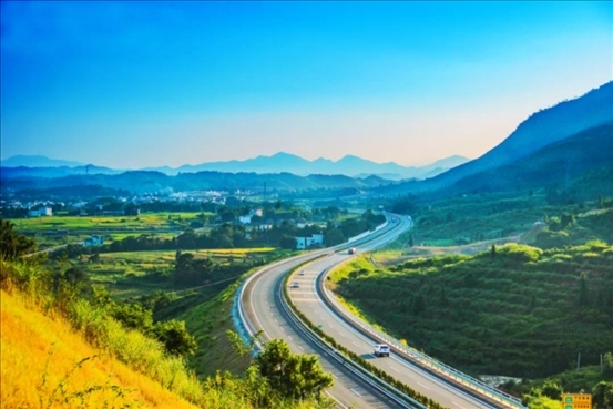 農(nóng)村公路讓老百姓出行變得更便捷。受訪方供圖