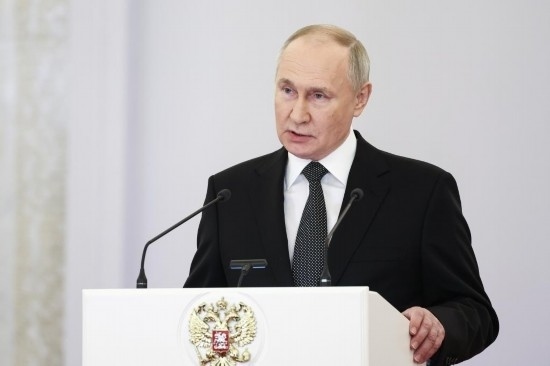 2023年12月8日，俄羅斯總統(tǒng)普京在莫斯科克里姆林宮出席“祖國英雄日”慶祝儀式。新華社/塔斯社