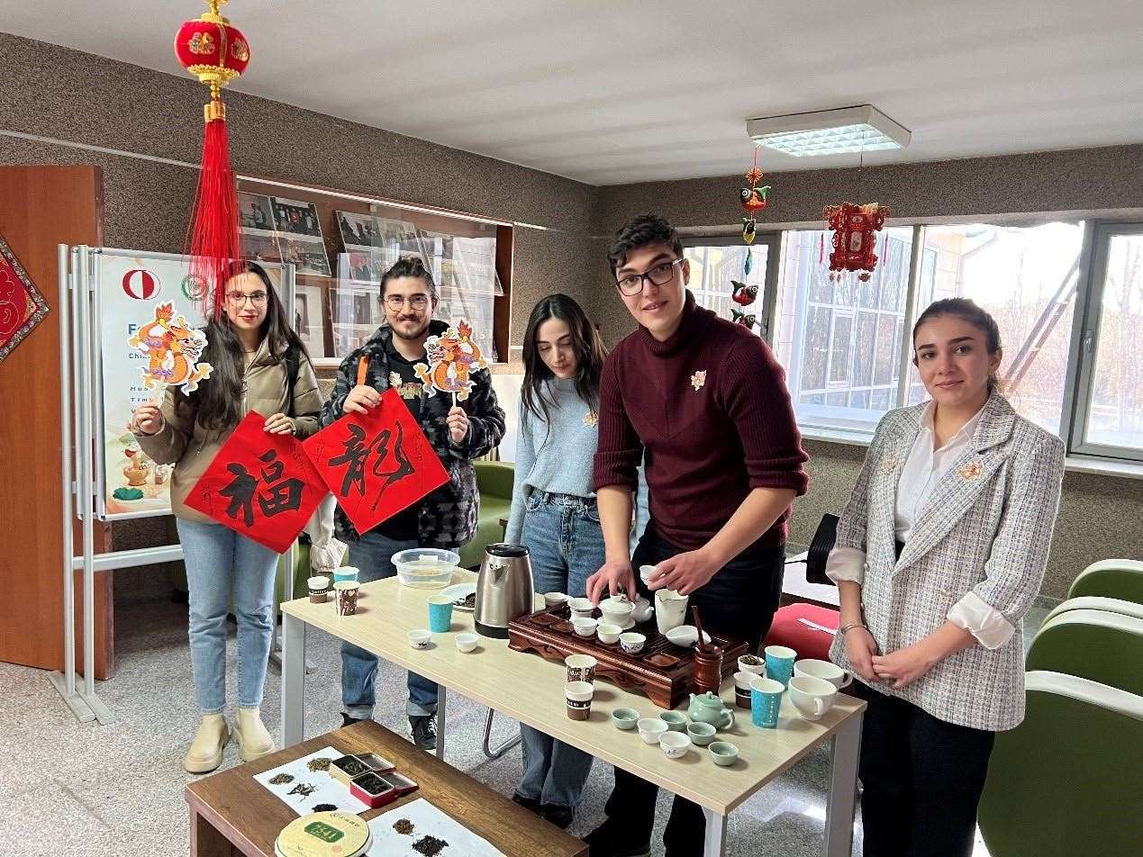 茶藝表演體驗。中東技術(shù)大學(xué)孔院供圖