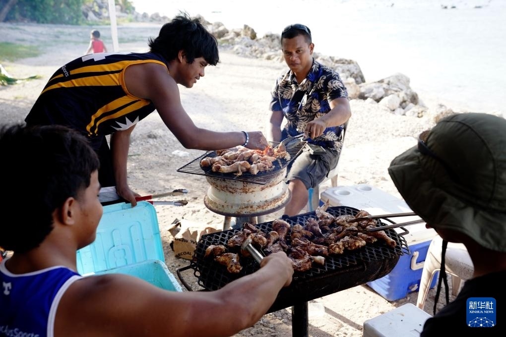 1月20日，當?shù)厝嗽阼敽＿厽?。新華社記者 王申 攝