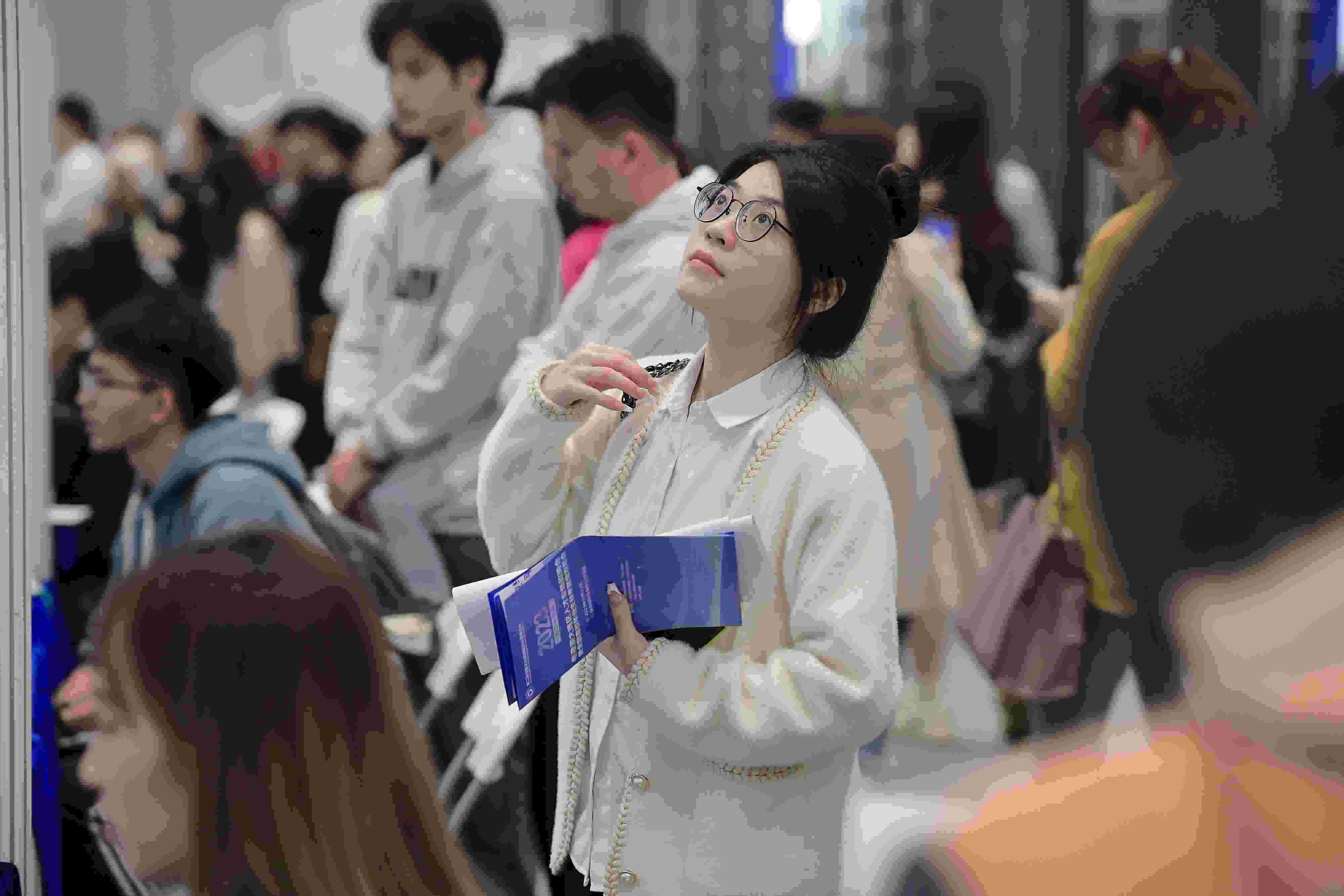  2023年11月22日，2023年粵港澳大灣區(qū)人才專場(chǎng)招聘會(huì)暨第27屆全國(guó)高校畢業(yè)生秋季就業(yè)雙選會(huì)在深圳國(guó)際會(huì)展中心舉辦。