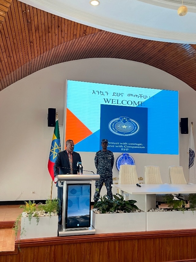 圖為埃塞警察大學校長梅斯芬·阿貝貝致辭。亞的斯亞貝巴大學孔子學院供圖