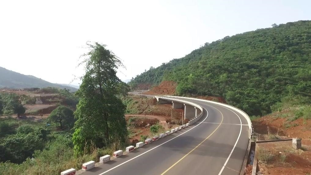 中塞友誼公路。