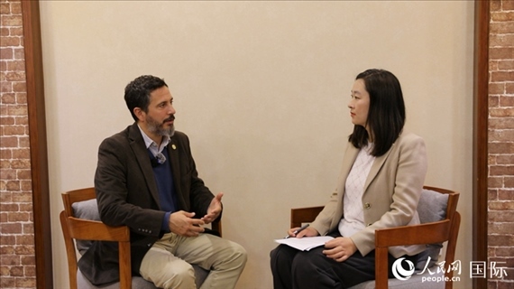 阿根廷布宜諾斯艾利斯大學(xué)阿根廷—中國(guó)研究中心主任、阿根廷知名漢學(xué)家畢嘉宏（Ignacio Villagran）接受人民網(wǎng)記者專訪。人民網(wǎng)記者 周雨攝