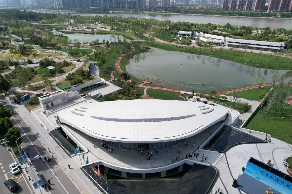 這是位于西安的中亞公園航拍畫面。新華社記者付瑞霞 攝