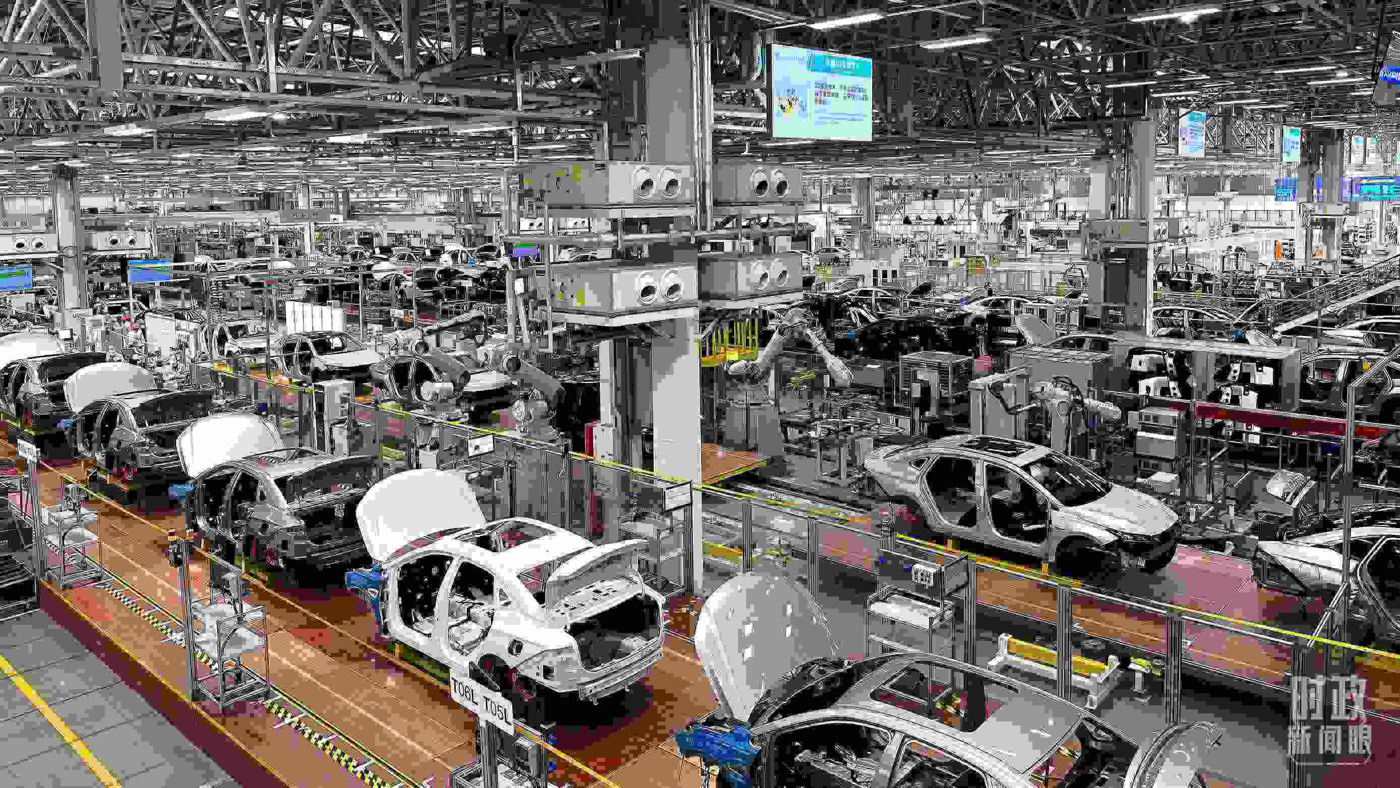 廣州廣汽埃安總裝車間智能生產(chǎn)線。2023年4月，習近平曾到這里考察。（總臺央視記者趙化拍攝）