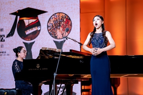 會(huì)議現(xiàn)場(chǎng)。學(xué)校供圖