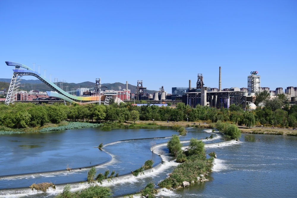 在北京首鋼園附近拍攝的永定河（2022年10月4日攝）。新華社記者 張晨霖 攝
