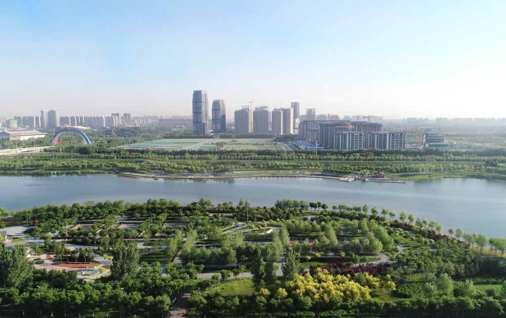 石家莊市滹沱河景色（2022年5月16日攝，無(wú)人機(jī)照片）。新華社記者 楊世堯 攝
